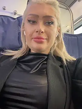 Snapshot of JennaLinn chatting on 01.21.25 JennaLinn online show from 01.21.25