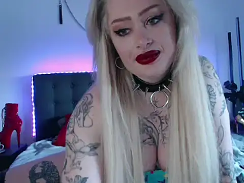 Snapshot of JennaLinn chatting on 02.26.25 JennaLinn online show from 02.26.25