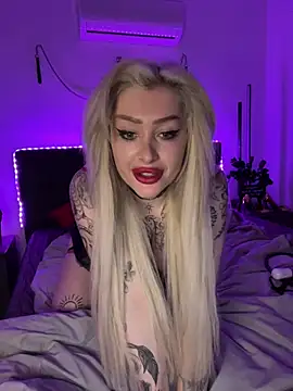 Snapshot of JennaLinn chatting on 03.10.25 JennaLinn online show from 03.10.25