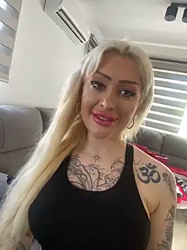 Snapshot of JennaLinn chatting on 09.12.25 JennaLinn online show from 09.12.25