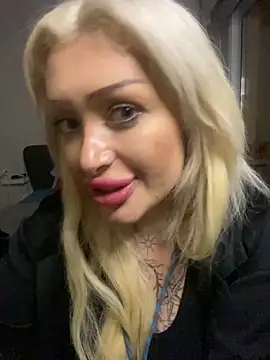 Snapshot of JennaLinn chatting on 10.09.25 JennaLinn online show from 10.09.25