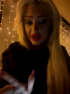 Snapshot of JennaLinn chatting on 10.16.25 JennaLinn online show from 10.16.25