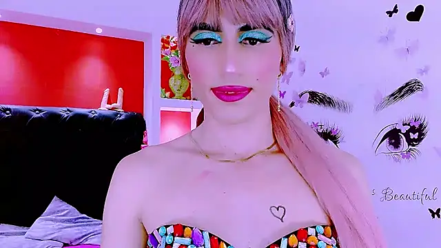Snapshot of priscilahotker chatting on 03.15.25 priscilahotker online show from 03.15.25