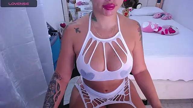 Snapshot of sara__stone1 chatting on 02.03.25 sara stone1 online show from 02.03.25