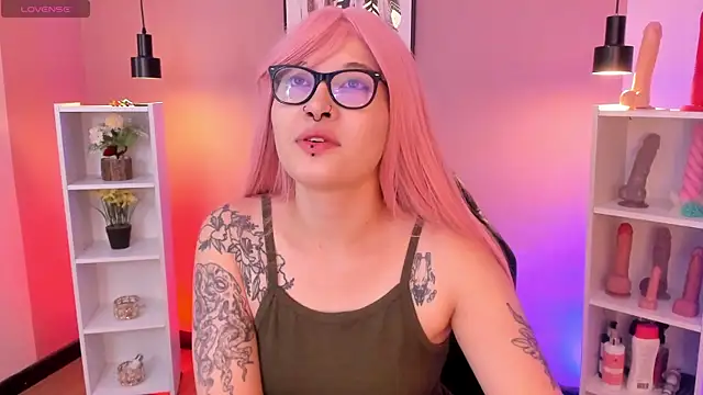 Snapshot of _asami_chieko_ chatting on 12.21.24 asami chieko online show from 12.21.24