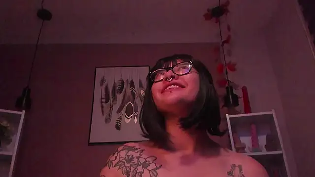 Snapshot of _asami_chieko_ chatting on 02.04.25 asami chieko online show from 02.04.25