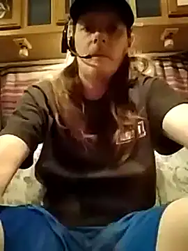 truckerlove69 online show from 02.25.25