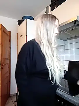 Snapshot of Jan_ina chatting on 01.04.25 Jan ina online show from 01.04.25