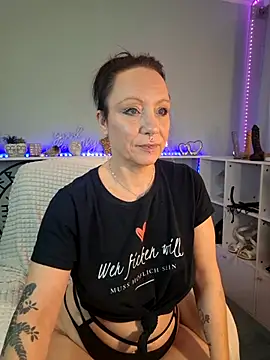 Snapshot of Jan_ina chatting on 01.30.25 Jan ina online show from 01.30.25