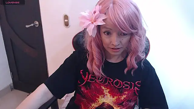 Snapshot of pink-2022 chatting on 05.19.26 pink-2022 online show from 05.19.26