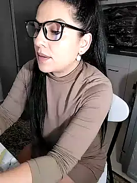 Snapshot of hot-babygirl chatting on 01.25.25 hot-babygirl online show from 01.25.25