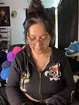 MsConejitaa online show from 12.21.24