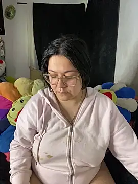 MsConejitaa online show from 12.17.25