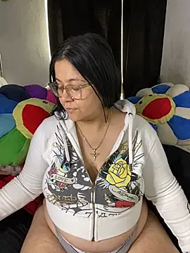 Snapshot of MsConejitaa chatting on 06.27.26 MsConejitaa online show from 06.27.26