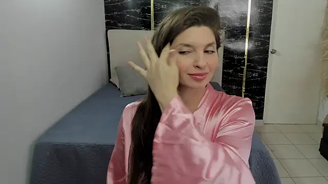 Snapshot of Azahara_Amin_ chatting on 06.16.26 Azahara Amin online show from 06.16.26