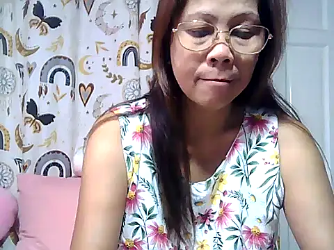 urwife tobe online show from 04.19.26