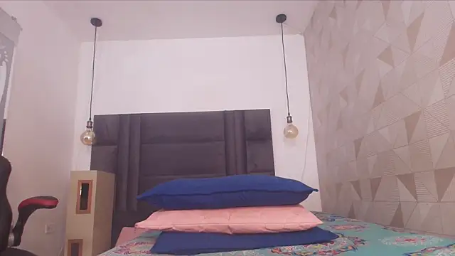 Snapshot of arletmss chatting on 02.25.25 arletmss online show from 02.25.25