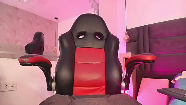 Snapshot of arletmss chatting on 03.15.25 arletmss online show from 03.15.25