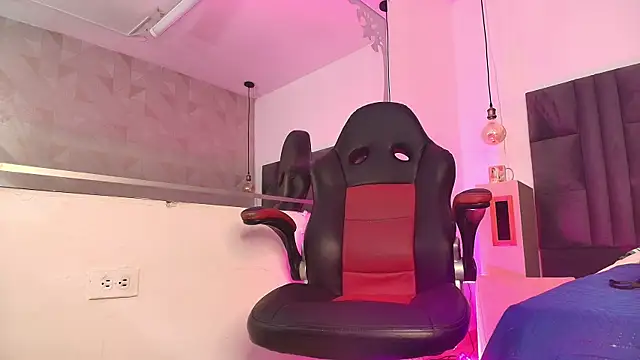 Snapshot of arletmss chatting on 03.21.25 arletmss online show from 03.21.25