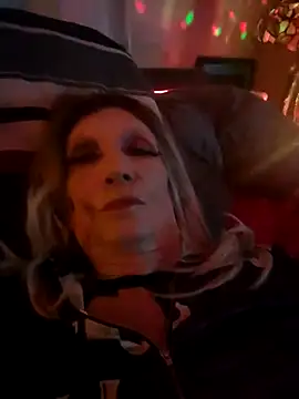 Vonniecd online show from 02.14.25