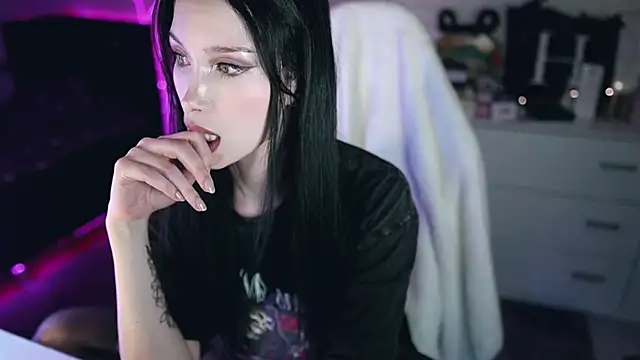  Uindi  online show from 12.09.24