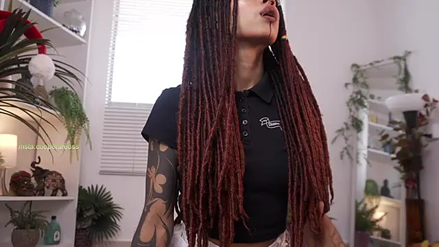 Snapshot of Cooper-Reds chatting on 12.23.24 Cooper-Reds online show from 12.23.24