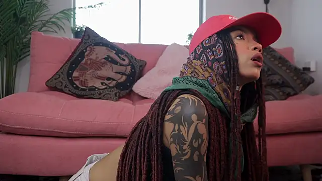 Snapshot of Cooper-Reds chatting on 01.29.25 Cooper-Reds online show from 01.29.25