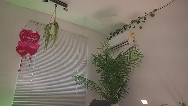 Snapshot of Cooper-Reds chatting on 02.19.26 Cooper-Reds online show from 02.19.26