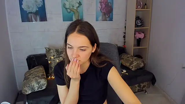 Snapshot of KristinaLoison chatting on 01.27.25 KristinaLoison online show from 01.27.25