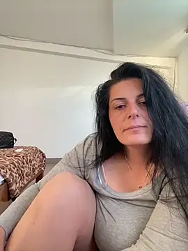 Snapshot of Mary_Hot_ chatting on 10.28.25 Mary Hot online show from 10.28.25