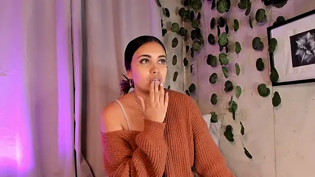 aisha es online show from 02.19.25