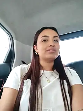 aisha es online show from 09.26.25