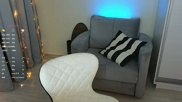 mo1ly online show from 01.04.25