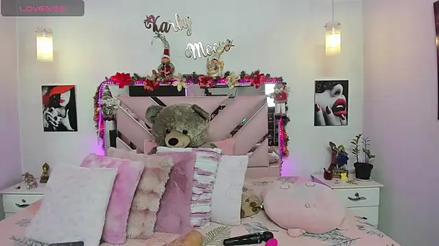 Karly moon online show from 11.28.25