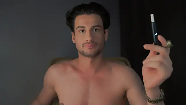 Snapshot of Keen___Luckystrike chatting on 12.08.24 Keen Luckystrike online show from 12.08.24