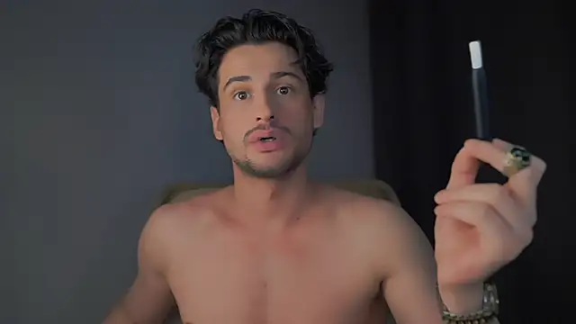 Snapshot of Keen___Luckystrike chatting on 12.08.24 Keen Luckystrike online show from 12.08.24