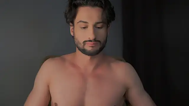 Snapshot of Keen___Luckystrike chatting on 12.22.24 Keen Luckystrike online show from 12.22.24