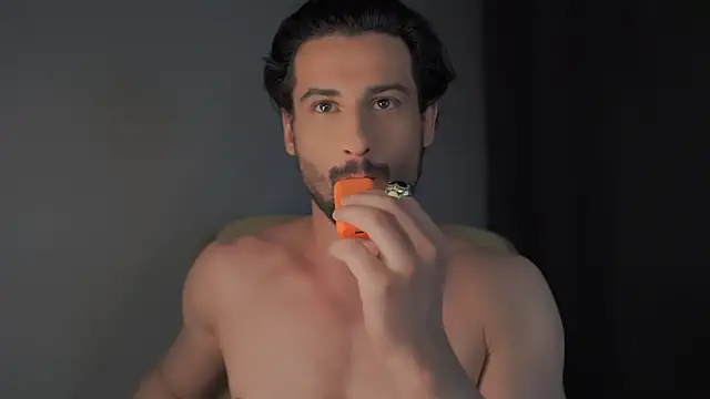 Snapshot of Keen___Luckystrike chatting on 01.11.25 Keen Luckystrike online show from 01.11.25