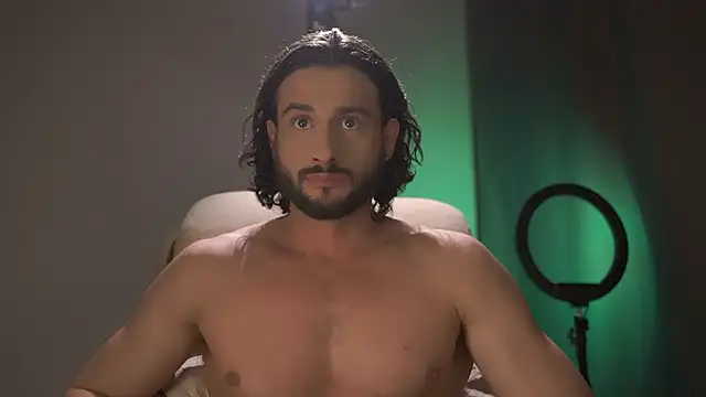 Snapshot of Keen___Luckystrike chatting on 10.17.25 Keen Luckystrike online show from 10.17.25