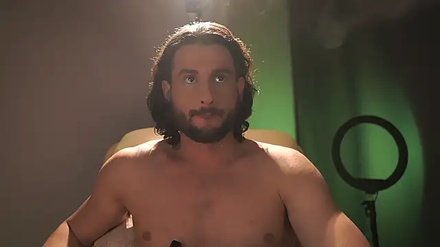 Snapshot of Keen___Luckystrike chatting on 10.27.25 Keen Luckystrike online show from 10.27.25