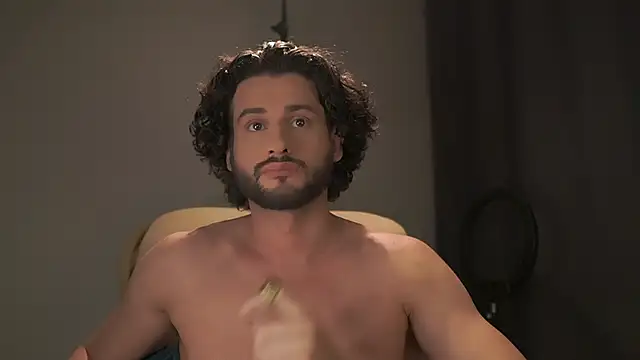 Snapshot of Keen___Luckystrike chatting on 12.05.25 Keen Luckystrike online show from 12.05.25