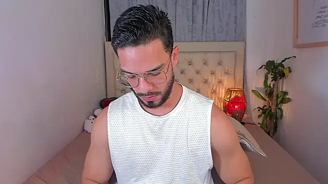 Snapshot of Josseph1_ chatting on 01.12.25 Josseph1 online show from 01.12.25