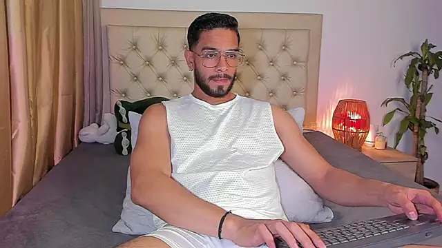 Snapshot of Josseph1_ chatting on 02.05.25 Josseph1 online show from 02.05.25