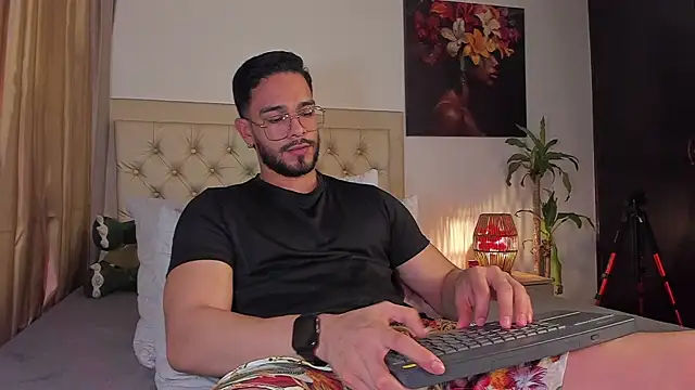 Snapshot of Josseph1_ chatting on 03.18.25 Josseph1 online show from 03.18.25