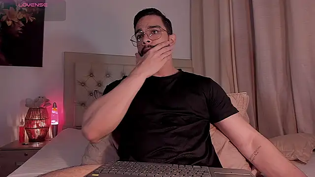 Snapshot of Josseph1_ chatting on 10.21.25 Josseph1 online show from 10.21.25