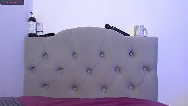 Red-moon1 online show from 01.06.25