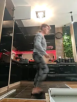 InannaStar online show from 03.06.25