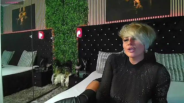 InannaStar online show from 06.28.26