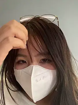 Onee-Chew online show from 04.21.26