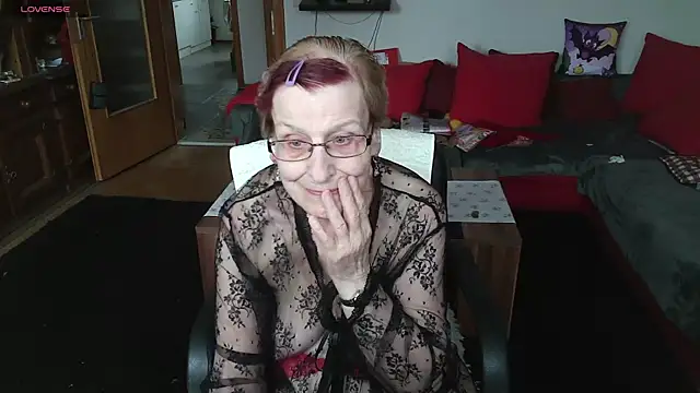 HeisseomaOriginal online show from 03.17.26